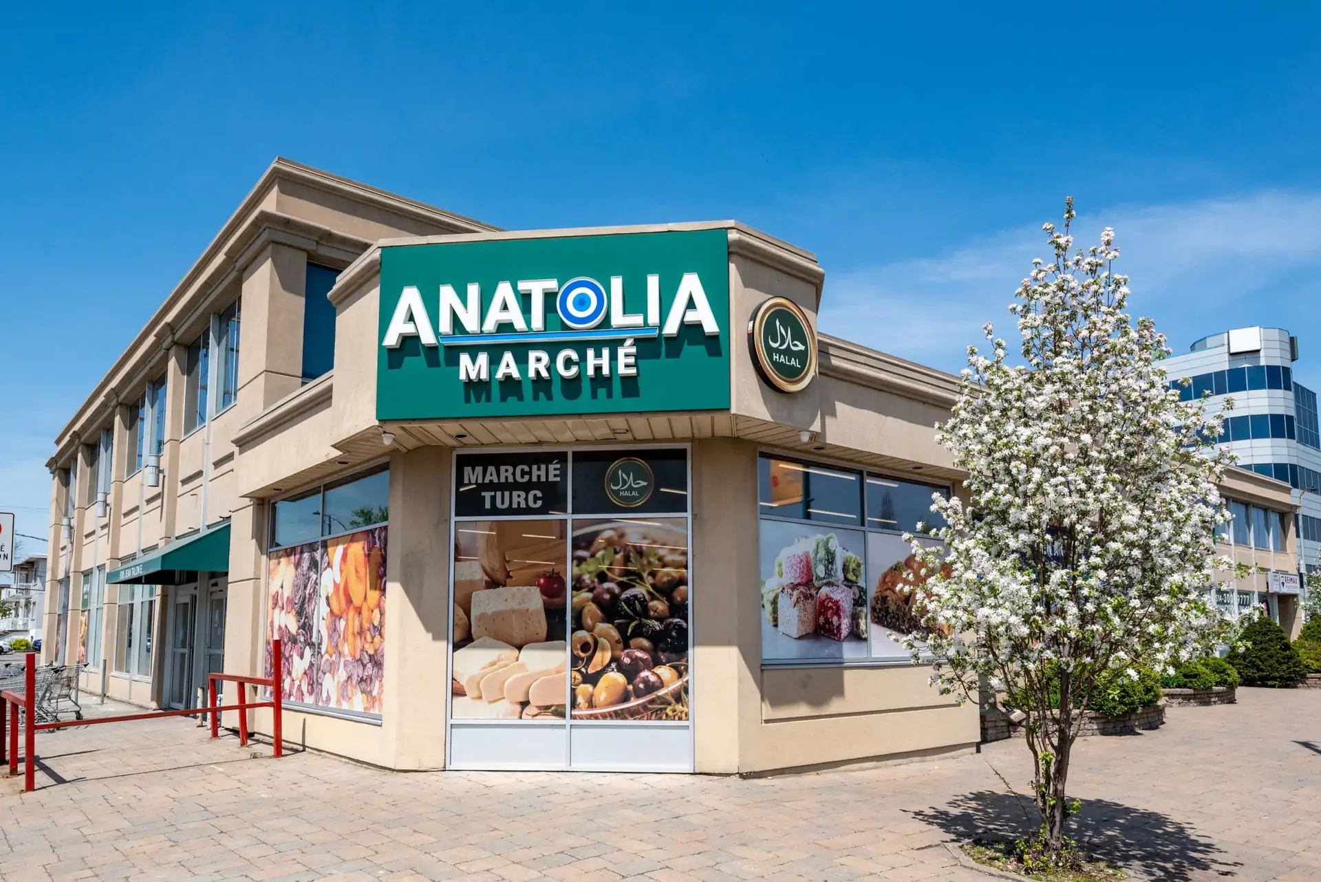 Immeuble au 5305-5355, rue Jean-Talon Est